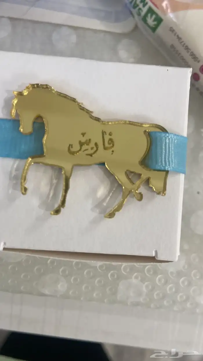 اكريلك حسب الطلب 18