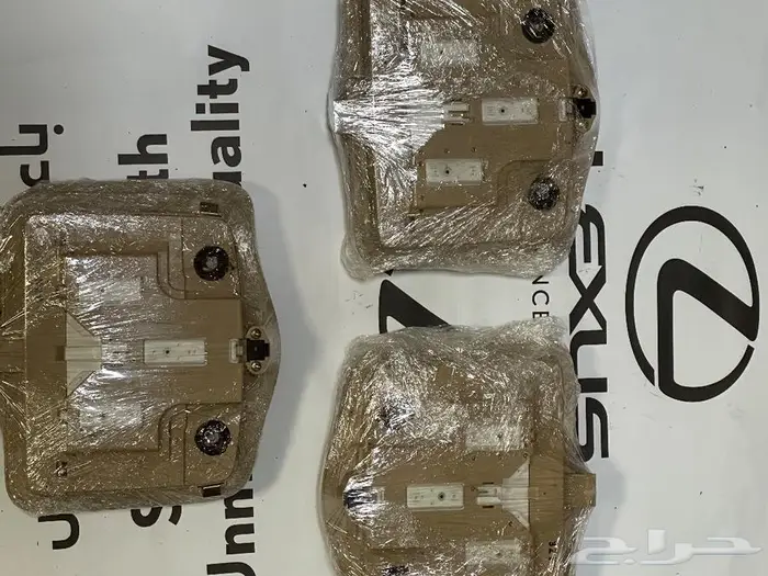 لمبات السقف الخلفي لكزس LS 430 4