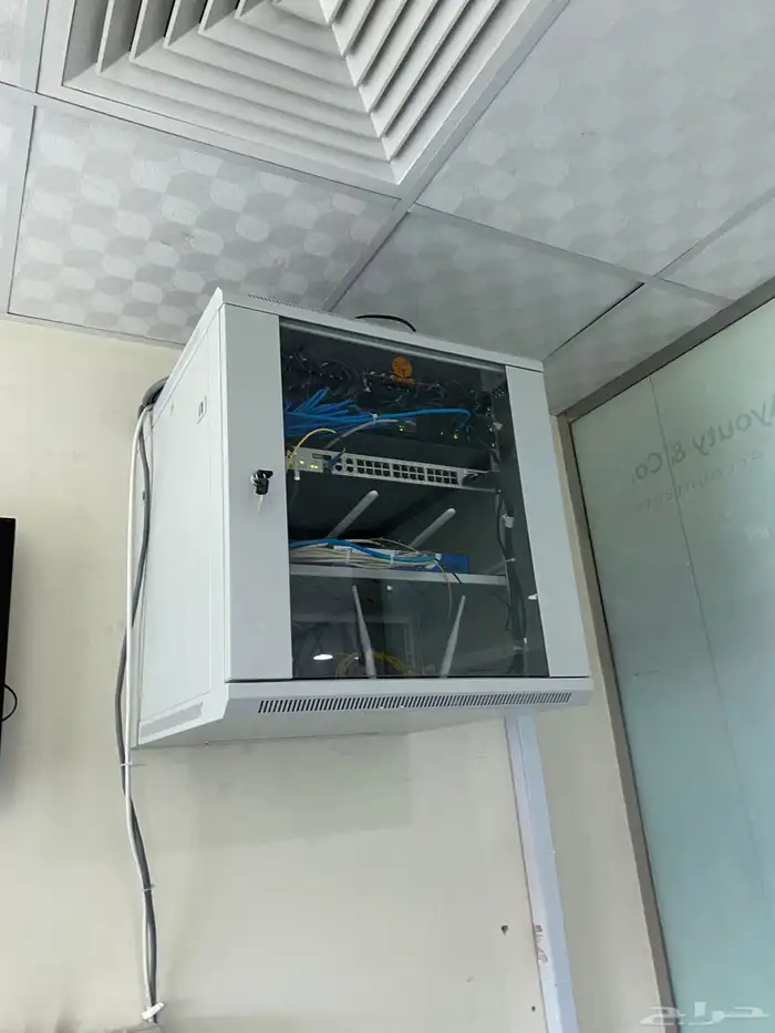 توريد وتركيب وتجهيز Server سيرفرات و التيار المنخفض 23