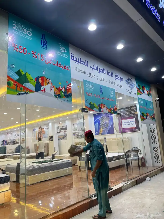 طباعة وتركيب استيكر طباعة مطبوعات ورقية لوحات مضيئة 72