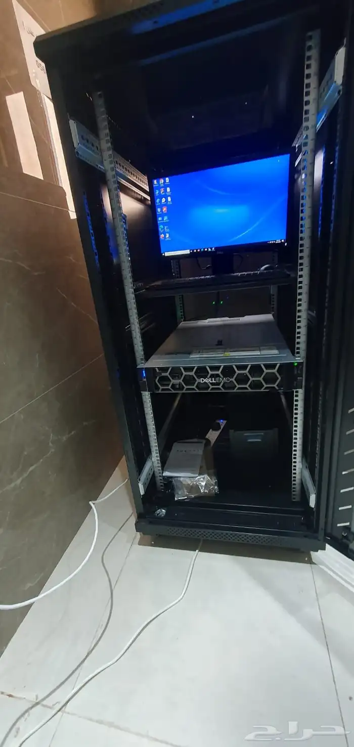 توريد وتركيب وتجهيز Server سيرفرات و التيار المنخفض 20