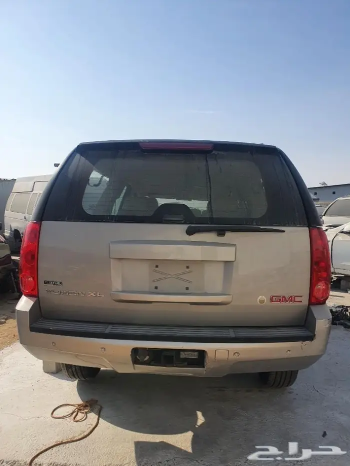 تاهو موديل 2008 مصدوم تشليح ((قطع غيار فقط)) 4