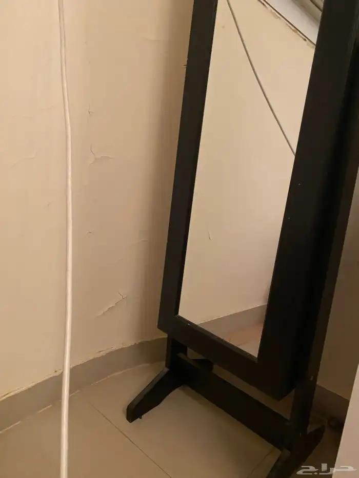 دولاب اكسسوارات بحاله ممتازه للبيع 0