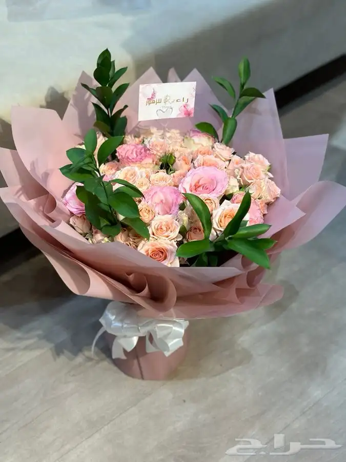هدايا باقات ورد فازات طبيعي و صناعي مواليد تخرج مع التوصيل 20