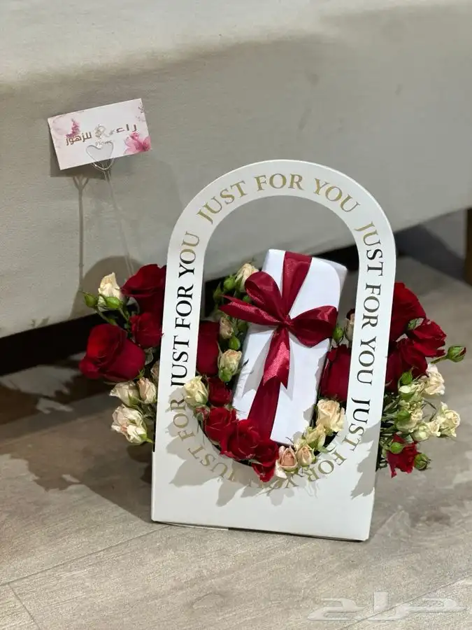 هدايا باقات ورد فازات طبيعي و صناعي مواليد تخرج مع التوصيل 14