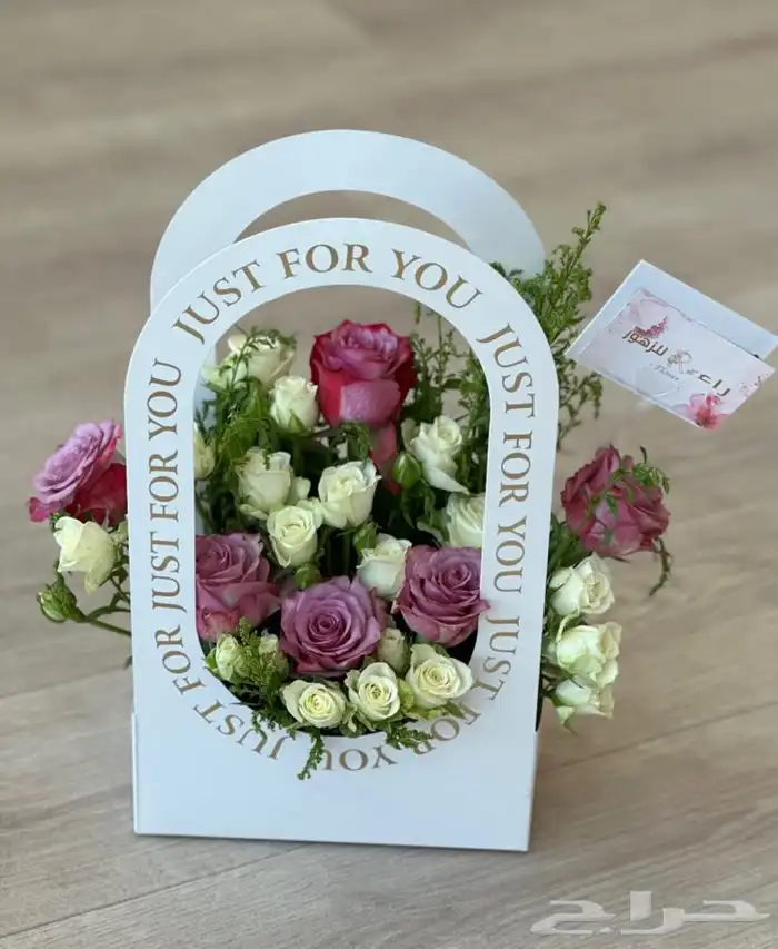 هدايا باقات ورد فازات طبيعي و صناعي مواليد تخرج مع التوصيل 13