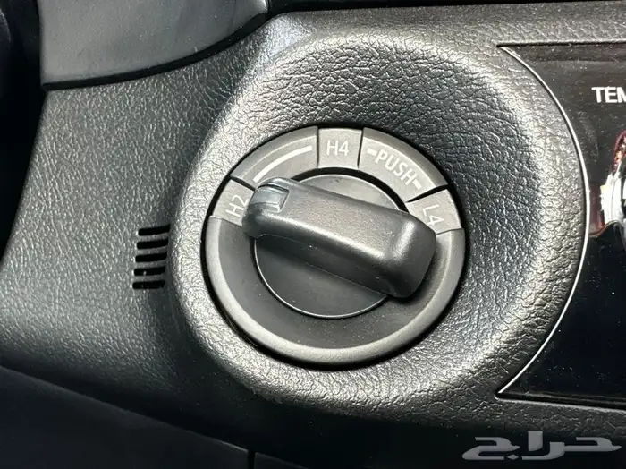 هايلكس عداد 2 ألفين فقط 20