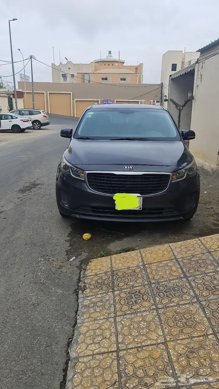 كرنفال نظيف جدا سياره عائليه 9