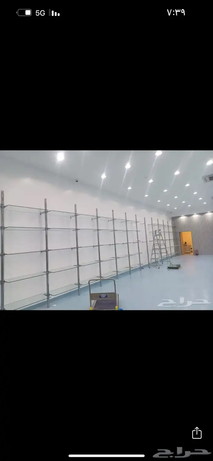 طاولات عرض كاشير استقبال تجهيز محلات التجاريه ارفف تعليق 9