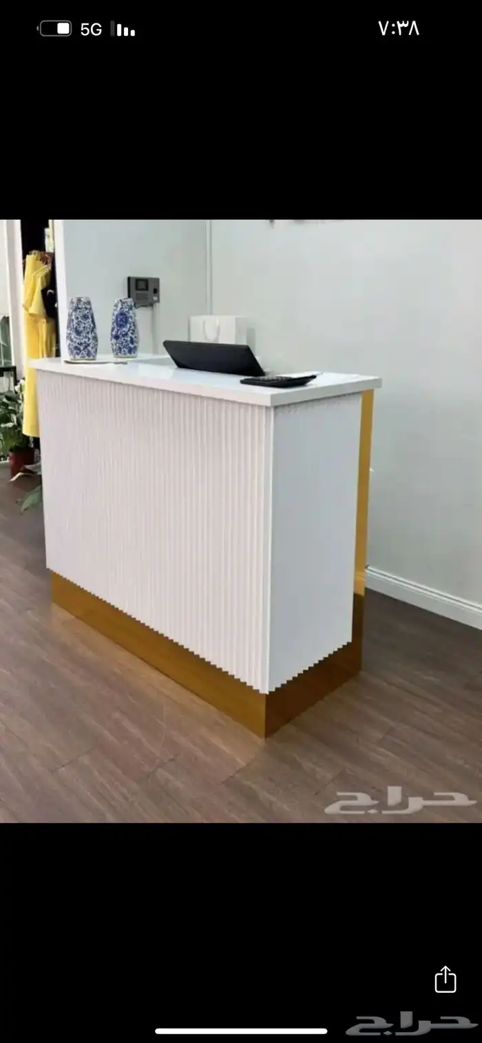 طاولات عرض كاشير استقبال تجهيز محلات التجاريه ارفف تعليق 19