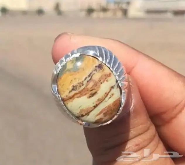 خاتم عقيق يماني قمحي طبيعي فيه اكثر من لون 7