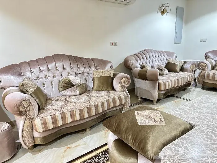 كنب كلاسيكي 8 قطع نظيف 5