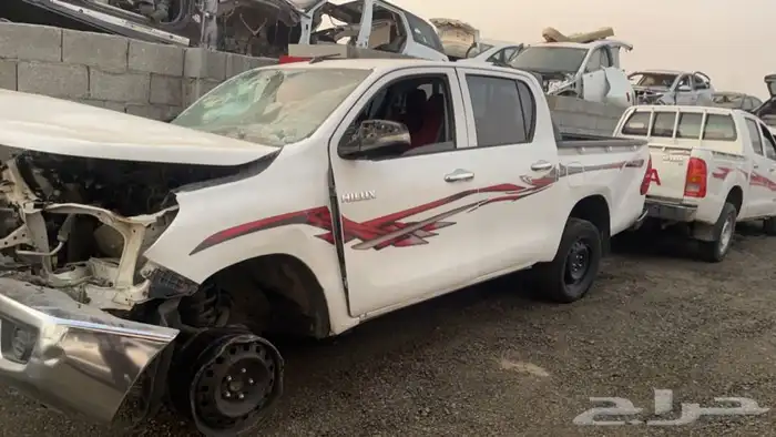 هايلوكس 2017 للبيع تشليح قطع غيار فقط 1