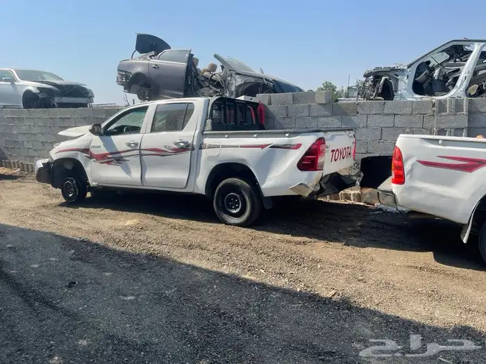 هايلوكس 2017 للبيع تشليح قطع غيار فقط 3