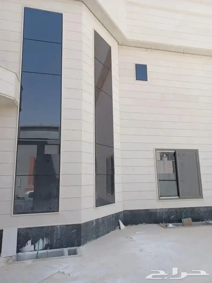 امتياز التنفيذ المنيوم زجاج سكريت استركشر 14