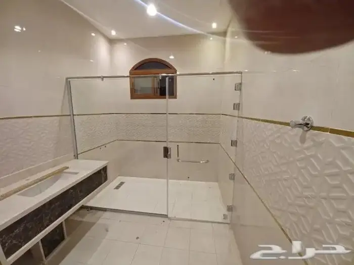 امتياز التنفيذ المنيوم زجاج سكريت استركشر 2