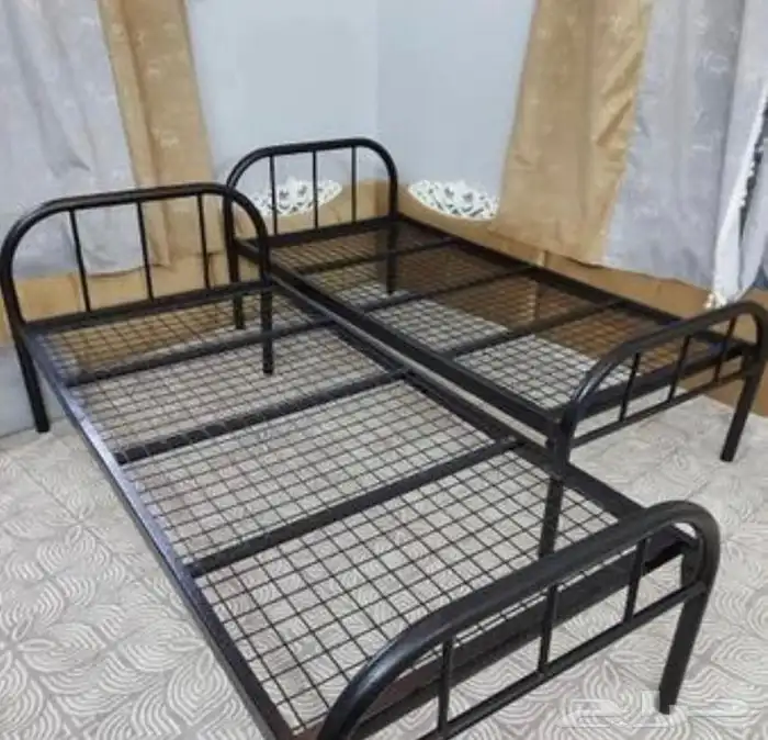 سرير حديد 1