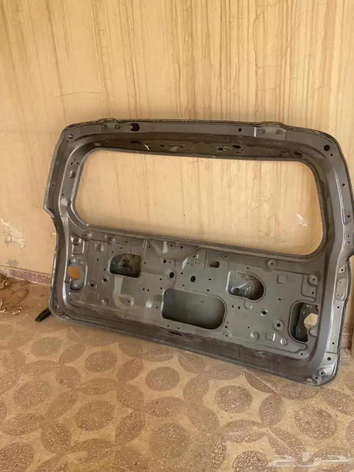 باب شنطة نيسان باترول بلاتينيوم 2015-2019 3