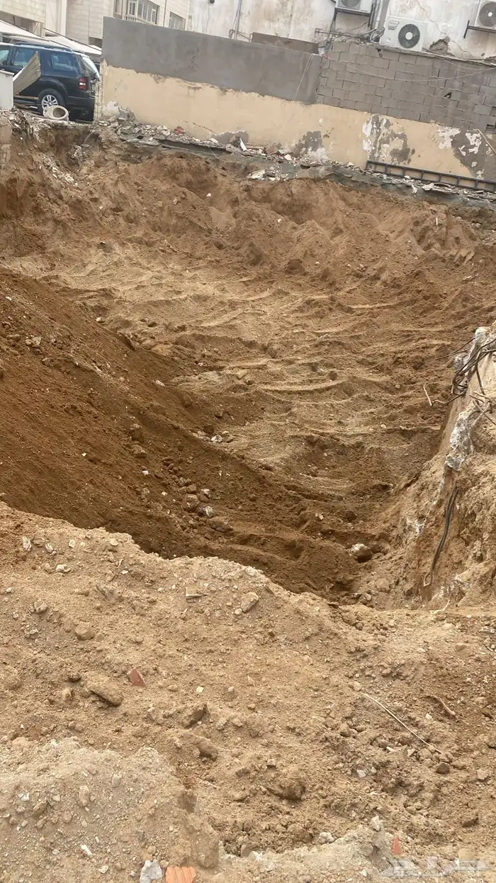 السلام عليكم نقوم بهدم المنازل وترحيل المخلفات وحفر أراضي 0