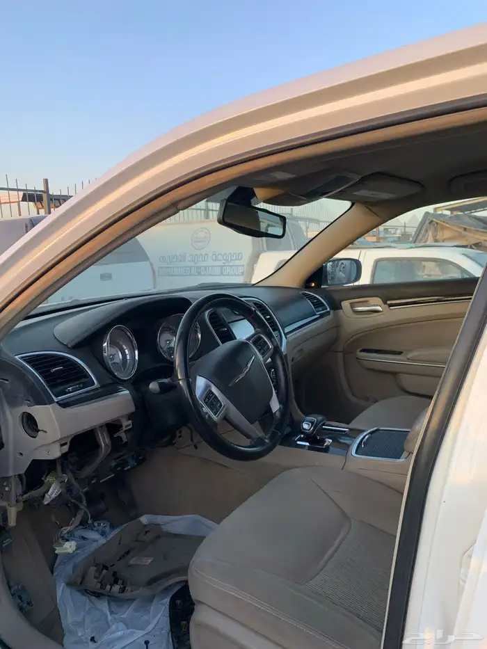 كرايزلر C300 2014 بيع قطع غيار فقط 7