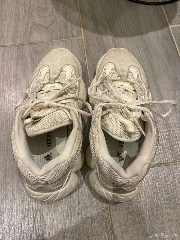 جزمة ييزي اصليه ( مستعمله ) مقاس 39 yeezy shoe 2