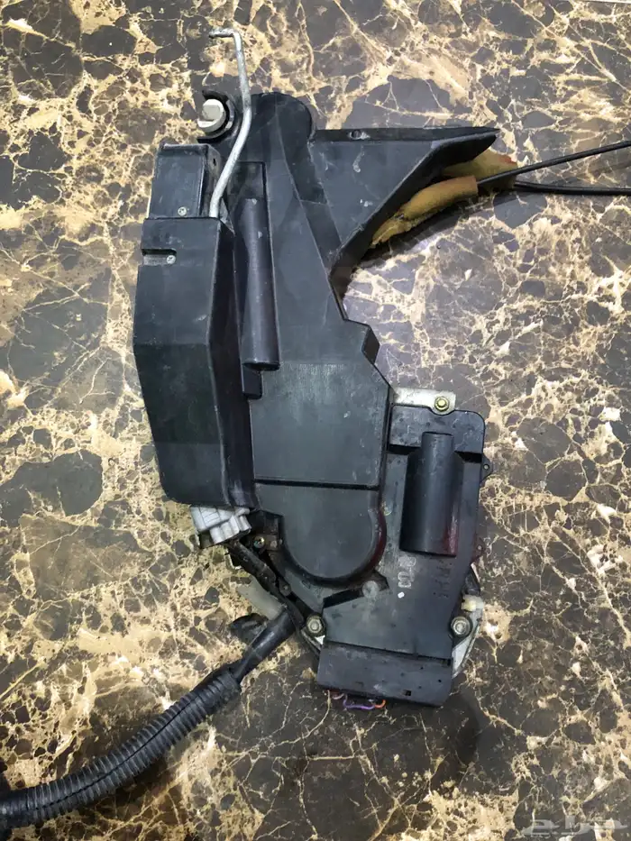 قطع غيار لكزس مستورد نضيف 61