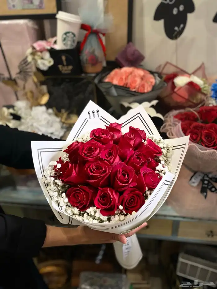 هدايا ورد طبيعي وتنسيقات يوم الحب 12