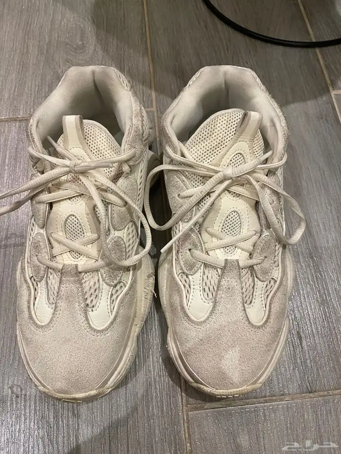 جزمة ييزي اصليه ( مستعمله ) مقاس 39 yeezy shoe 1
