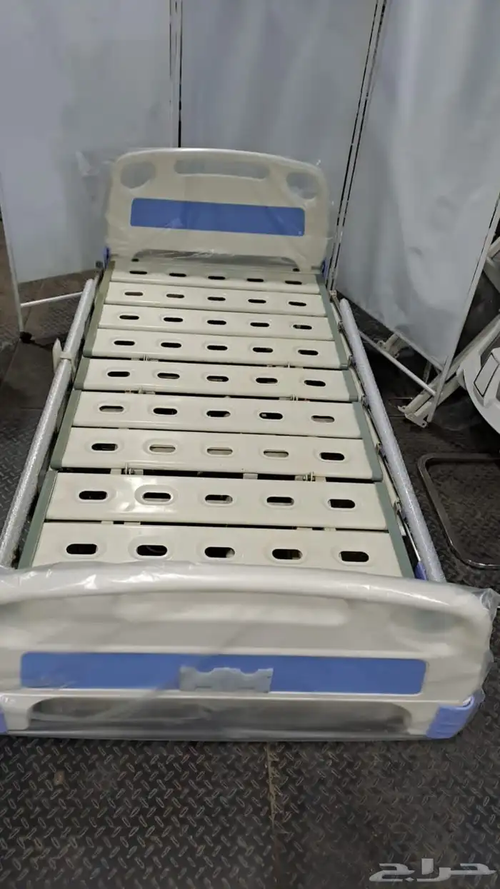 سرير طبي 8 حركات 1300 ريال 3