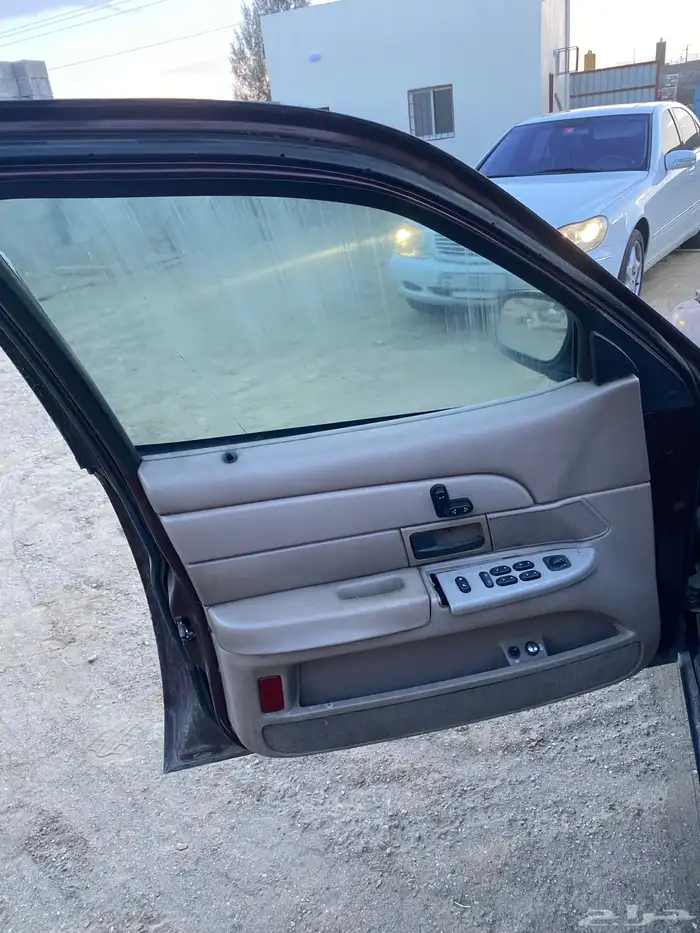 فورد 2003 البيع قطع فقط 5