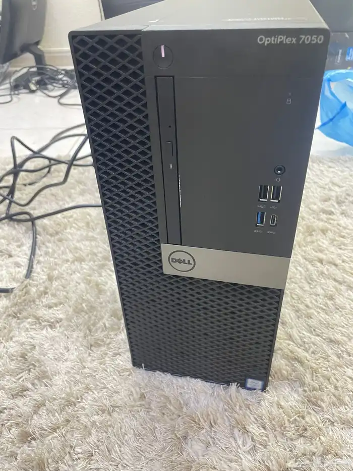 كمبيوتر i7مع شاشة 24جديدة مع 8رام معssd256سريع جدا كامل عرض 1