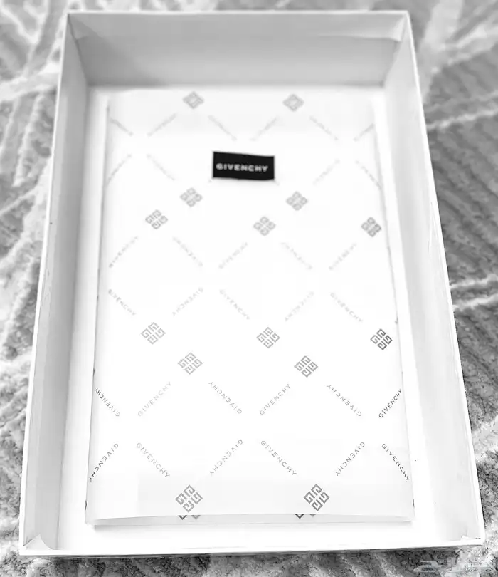 قماش جفنشي givenchy عرضين للبيع 2