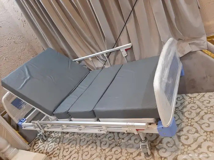 سرير طبي للبيع 0