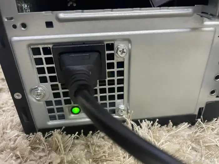 كمبيوتر i7مع شاشة 24جديدة مع 8رام معssd256سريع جدا كامل عرض 10