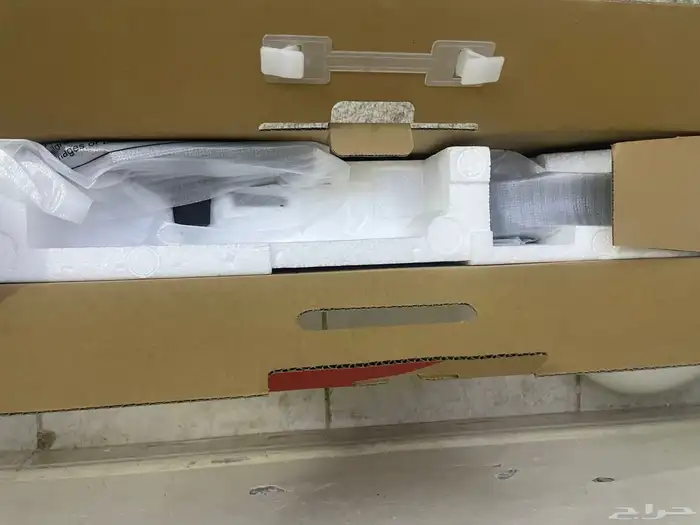 كمبيوتر i7مع شاشة 24جديدة مع 8رام معssd256سريع جدا كامل عرض 15