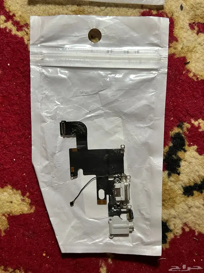 شاشة ايفون 6 ومدخل وقطعة مدخل شاحن ايفون 6 بلس 4