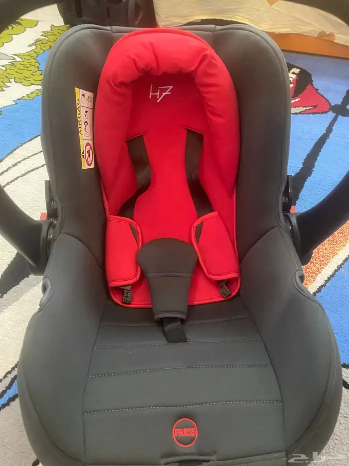 كرسي سيارة من جونيور حالته ممتااازة يشبه الجديد معه شماسة 0