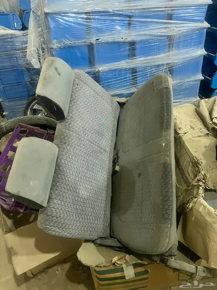 ابواب باترول مع مرتبه خلفيه وقطع للباترول. نظيفه جدا 1996 2