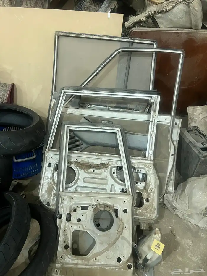 ابواب باترول مع مرتبه خلفيه وقطع للباترول. نظيفه جدا 1996 0