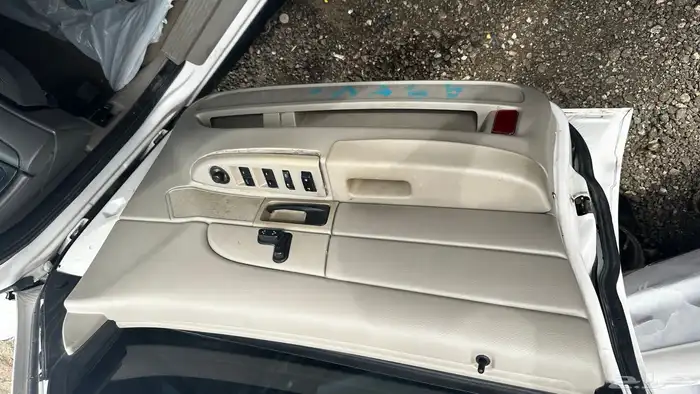 قطع غيار فورد بوليسي 21