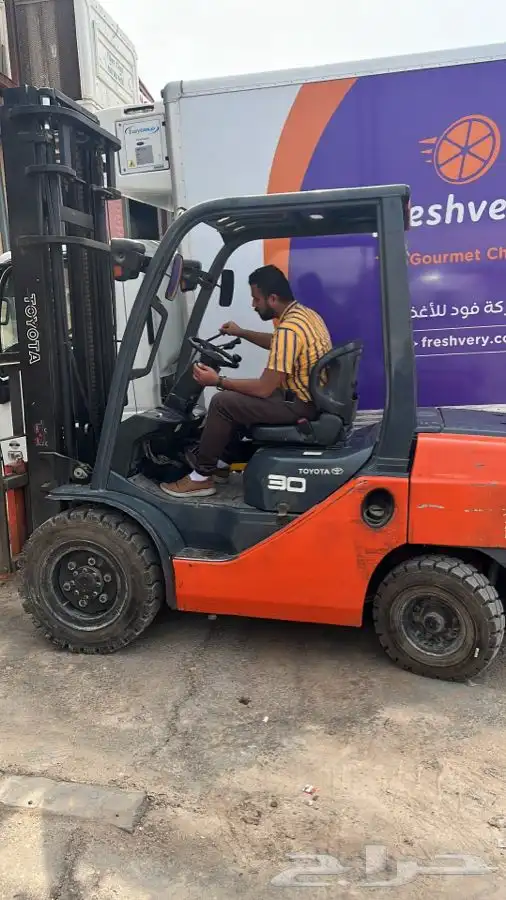 رافعة شوكية للايجار فوركلفت للايجار اليومي والشهري تاجير 13