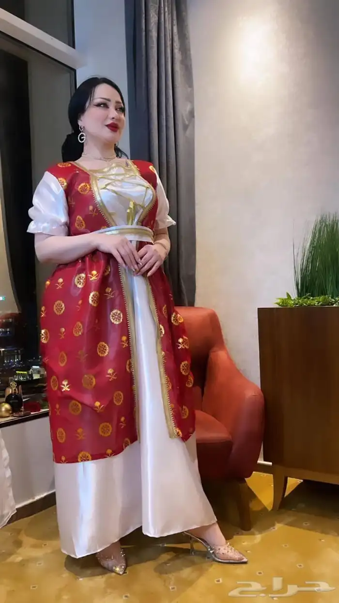 جلابيات وفساتين يوم التأسيس فخمه 23