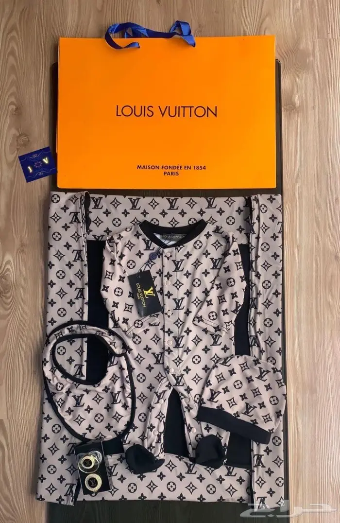 اطقم اطفال ماركات 2