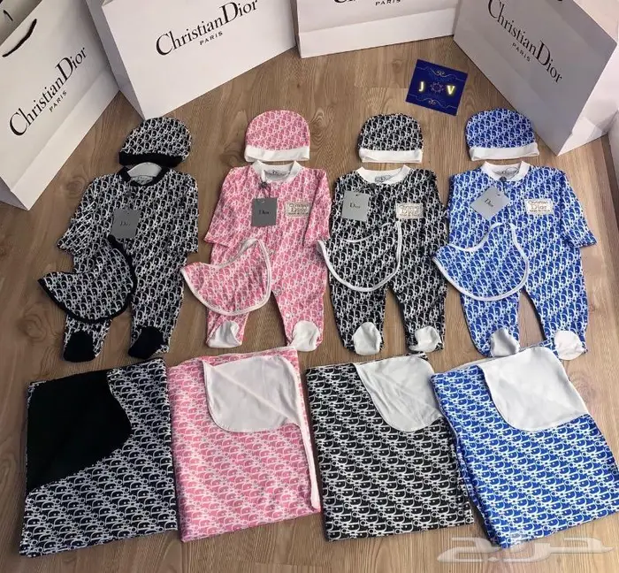 اطقم اطفال ماركات 7