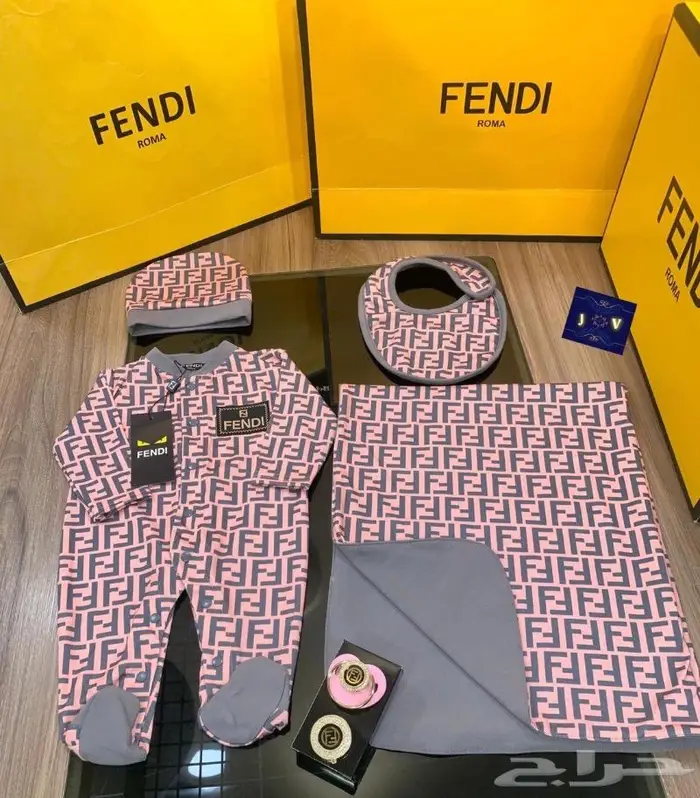 اطقم اطفال ماركات 10