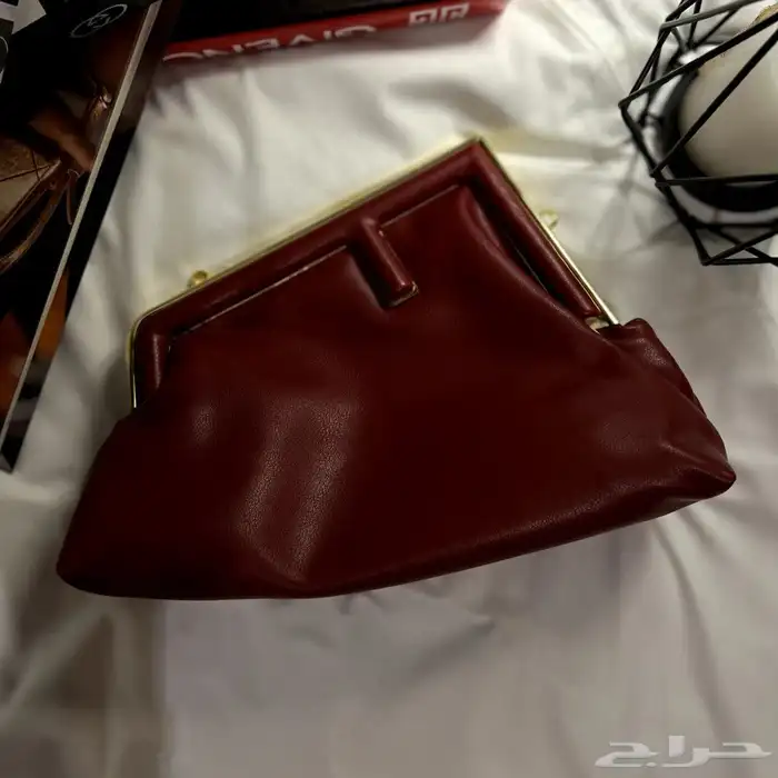 حقيبة نسائية بتصميم ناعم 2