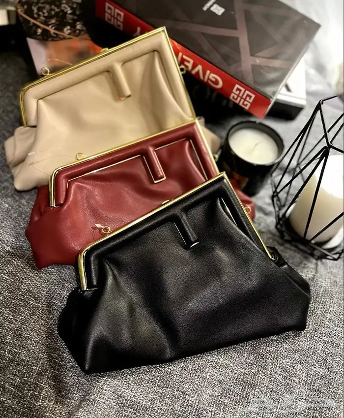 حقيبة نسائية بتصميم ناعم 0