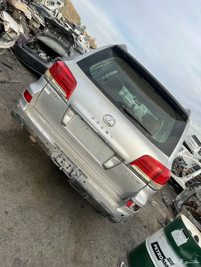 لكزس LX570 تشليح قطع غيار لكزس 1