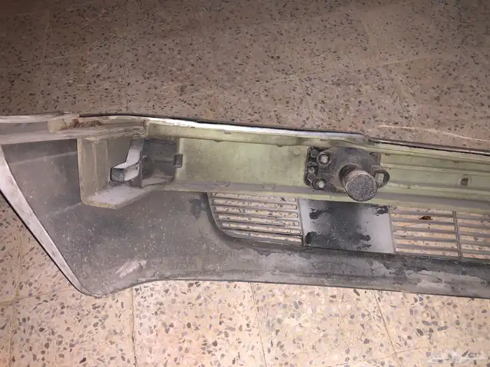 قطع مرسيدس 560 3