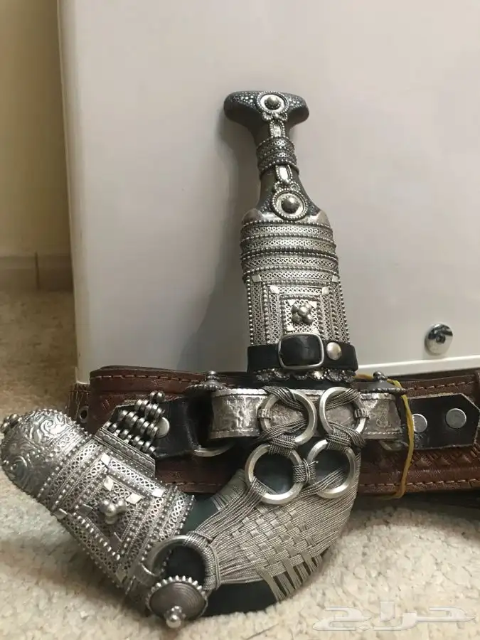 عدد 2 جنبيتين زراف والصب فضة 12